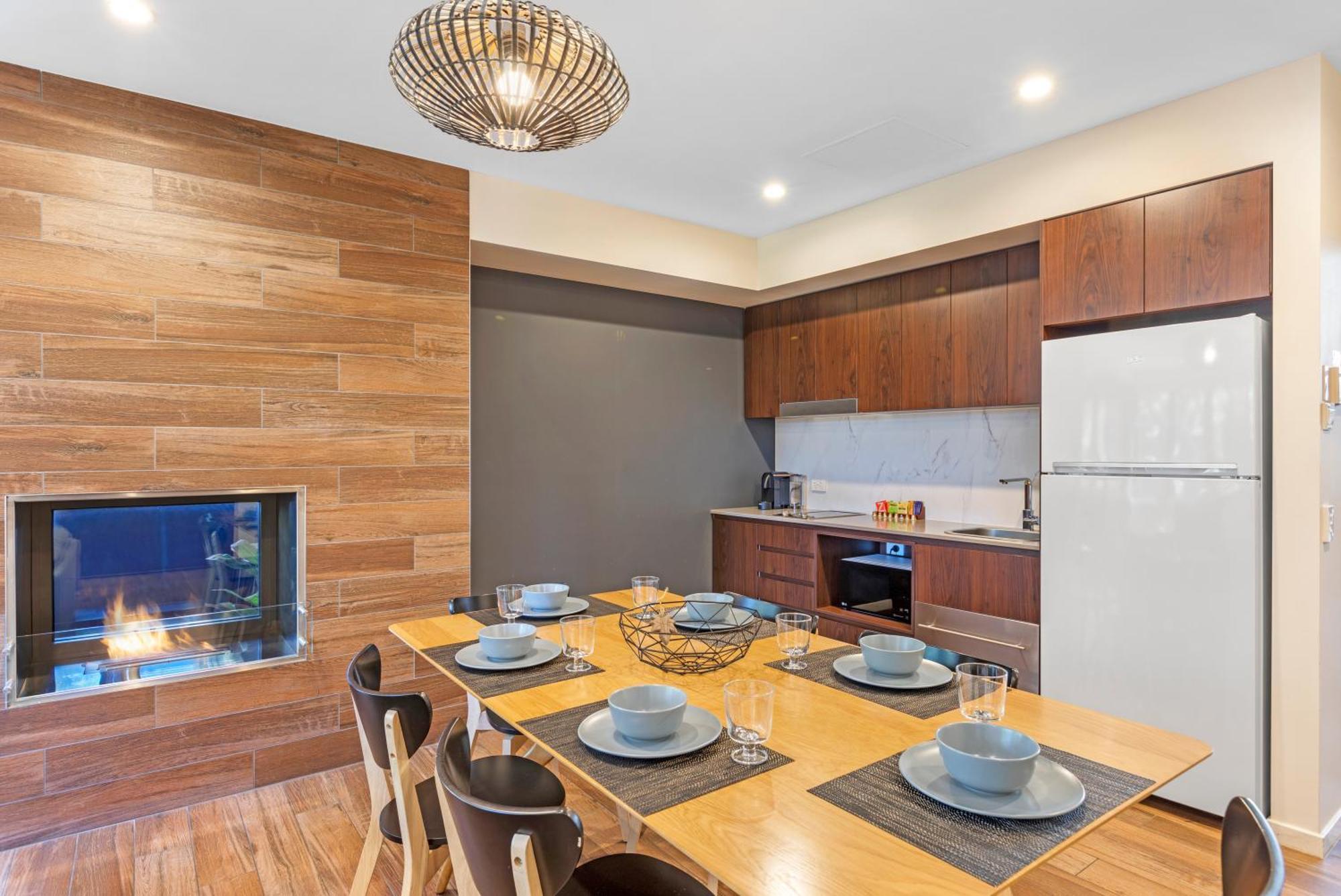 Altitude On Montville Zimmer foto A kitchen in a typical apartment