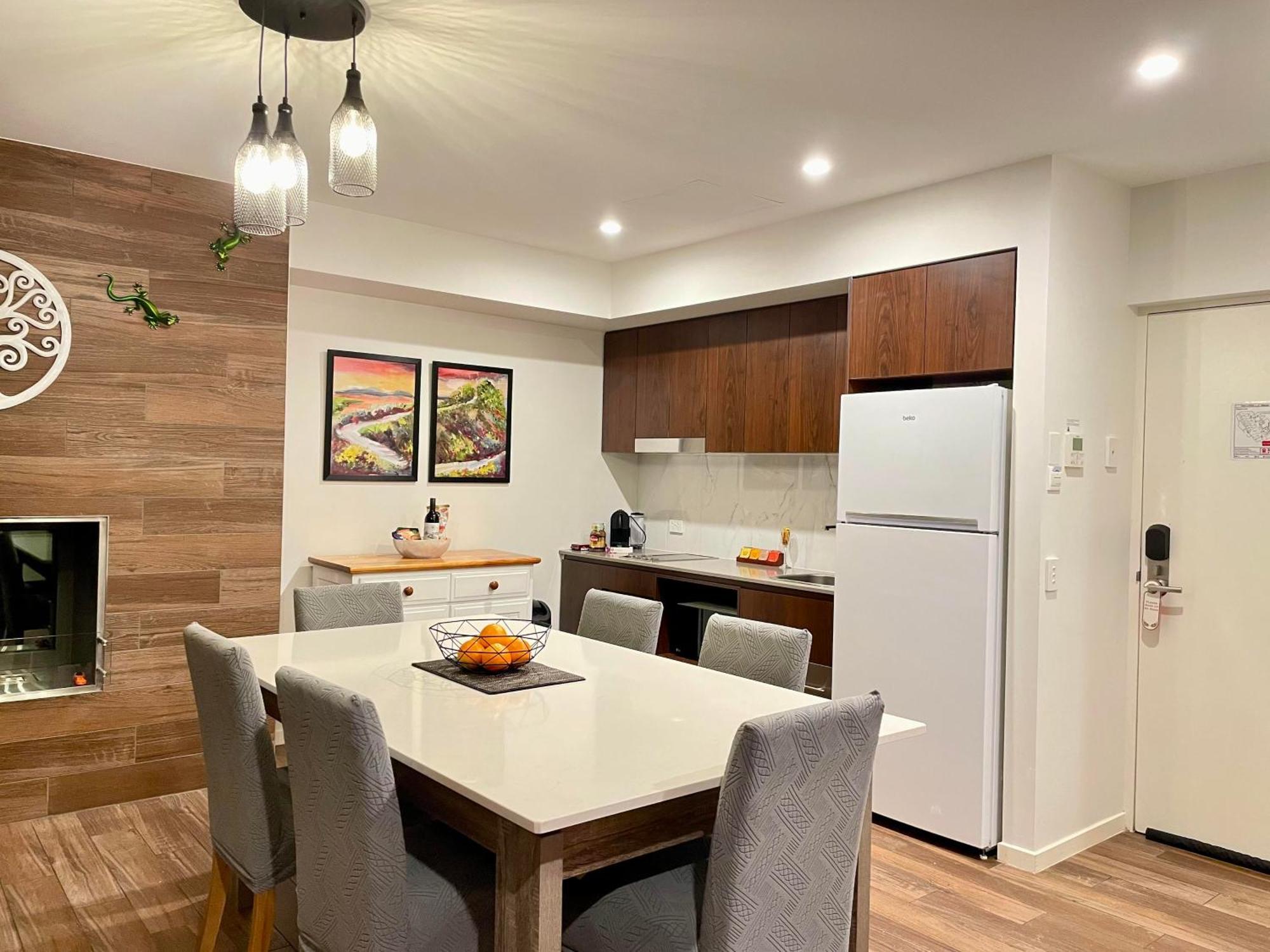 Altitude On Montville Zimmer foto A kitchen in a serviced apartment